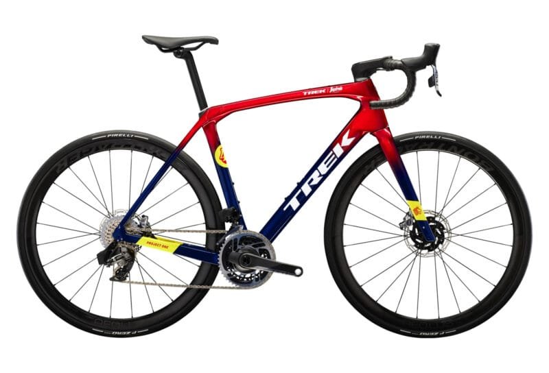 VÉLO DE ROUTE TREK DOMANE SLR 9 SRAM RED ETAP AXS 12V 700MM ROUGE / BLEU GÉN 4