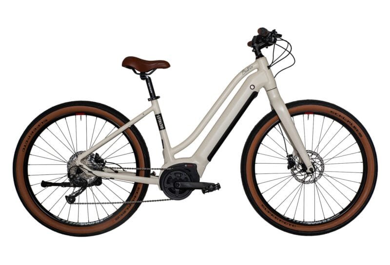 VÉLO FITNESS ÉLECTRIQUE BICYKLET BÉATRICE SHIMANO ALTUS 9V 500 WH 27.5'' BLANC