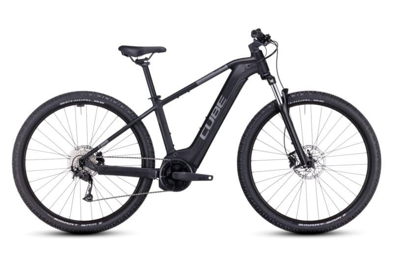 VTT ÉLECTRIQUE SEMI-RIGIDE CUBE REACTION HYBRID PERFORMANCE 500 SHIMANO ALIVIO 9V 500 WH 29'' NOIR 2023